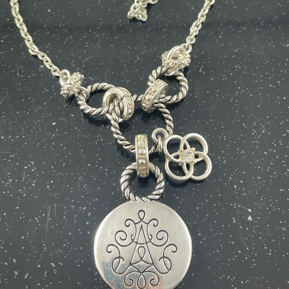 Elegant Silver Pendant Necklace